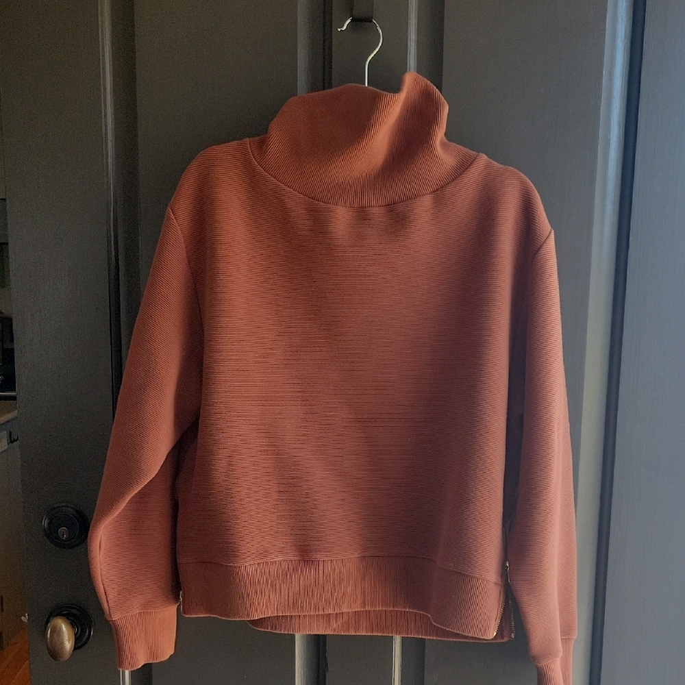 Varley Vine Ribbed Sweatshirt EUC